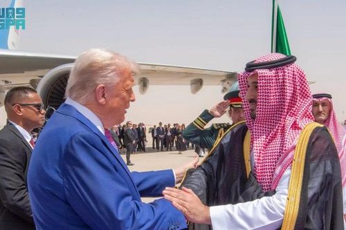 Ả Rập Saudi đã chào đón ông Trump xa hoa như thế nào?