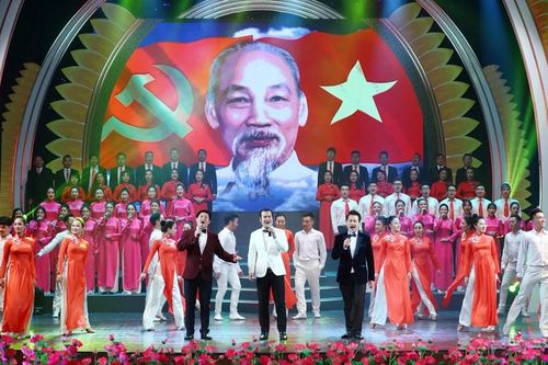 Đong đầy cảm xúc khi hát về Bác