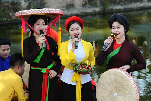 Đưa Việt Nam ra thế giới bằng điện ảnh và âm nhạc