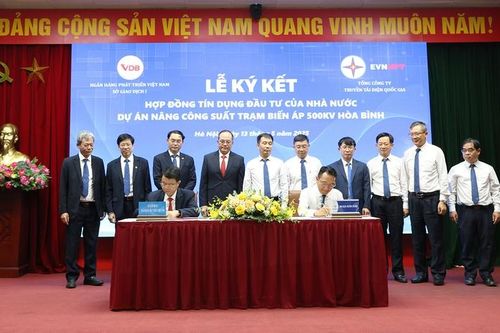 Ký hợp đồng tín dụng 524 tỷ đồng cho dự án Nâng công suất TBA 500kV Hòa Bình