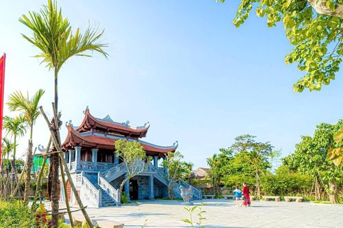 Thăm Nhà tưởng niệm Đại tướng Võ Nguyên Giáp ở làng An Xá