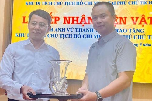 Khu Di tích Chủ tịch Hồ Chí Minh tại Phủ Chủ tịch tiếp nhận hiện vật