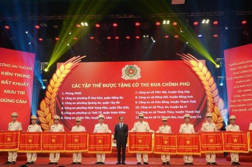 Khắc ghi lời Bác dạy luôn là điểm tựa vững chắc cho nhân dân