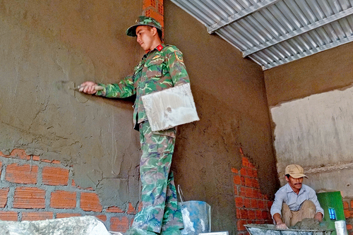 Nghĩa tình bộ đội 'Sư hai'