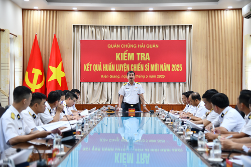 Quân chủng Hải quân kiểm tra công tác huấn luyện tại Bộ tư lệnh Vùng 5 Hải quân