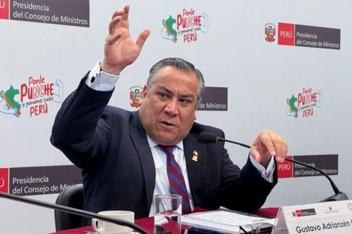 Ngay trước ngày vượt 'bão', Thủ tướng Peru từ chức