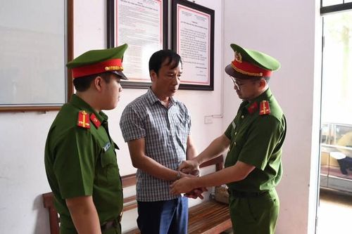 Vụ khai thác tài nguyên khoáng sản tại Thanh Sơn (Phú Thọ): Bắt khẩn cấp Chủ tịch UBND xã Thạch Khoán