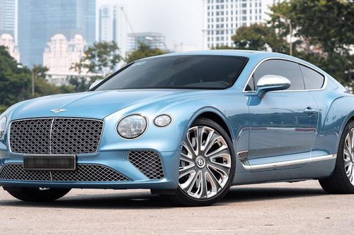Mua Bentley chính hãng giá 26 tỷ, chủ xe lỗ nặng 10 tỷ dù mới đi 4.000 km
