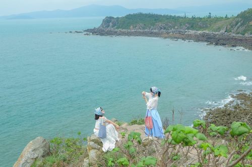 'Viên ngọc xanh giữa lòng vịnh' ở Quảng Ninh có cảnh siêu đẹp, đặc sản tiến vua