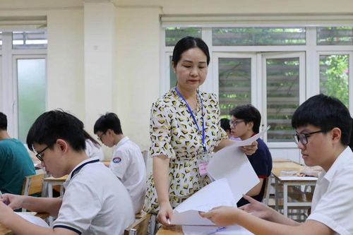 Tốp 10 trường THPT nhận số lượng hồ sơ vào lớp 10 nhiều nhất Hà Nội
