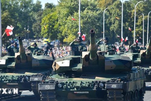 Bộ trưởng Quốc phòng Ba Lan khẳng định không điều quân tới Ukraine