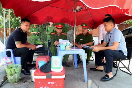 Xử phạt nghiêm công ty hết phép vẫn chiếm dụng lòng đường, vỉa hè trông giữ xe