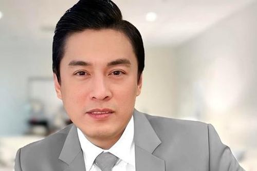 Lên chức ở tuổi 51, 'anh hai' Lam Trường hạnh phúc viên mãn bên vợ trẻ