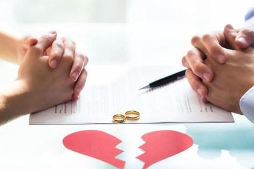 Người phụ nữ bất ngờ đòi ly hôn chồng sau 12 năm chung sống vì tin lời AI
