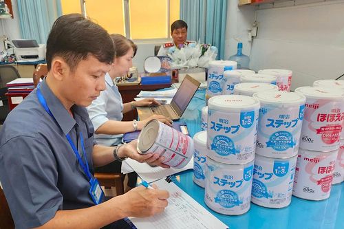 Tăng cường kiểm tra chấp hành quy định pháp luật về dược, an toàn thực phẩm