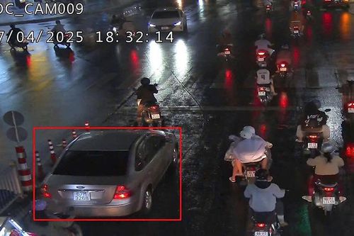 Đập phá xe ô tô vì mâu thuẫn tình cảm