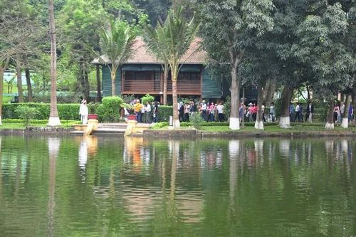 'Được gần bên Bác thảo nào cá ngoan'