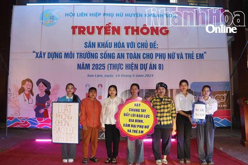 Hội Liên hiệp Phụ nữ huyện Khánh Sơn tổ chức truyền thông sân khấu hóa về xây dựng môi trường sống an toàn cho phụ nữ và trẻ em