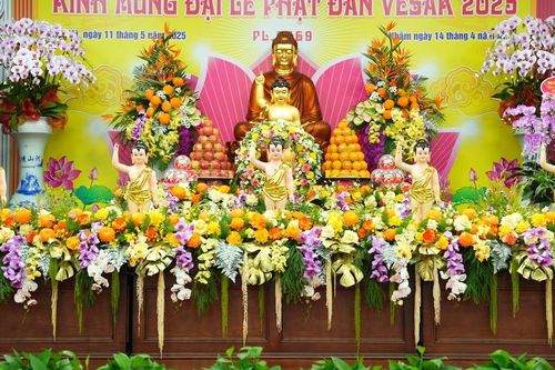 Hà Nội: Ban Trị sự GHPGVN H.Thạch Thất đạt giải đặc biệt thiết trí xe hoa mừng Phật đản