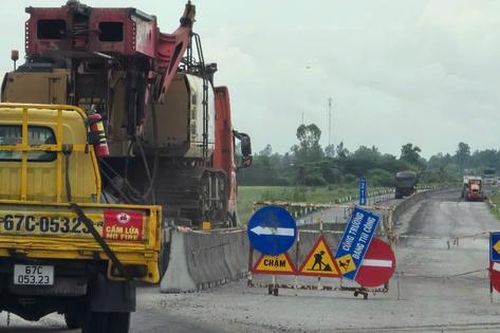 Khắc phục tồn tại trên công trường cao tốc Lộ Tẻ - Rạch Sỏi, đảm bảo an toàn thi công