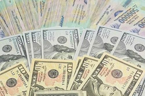 Khách bất ngờ nhận lại cả trăm triệu đồng bỏ quên trên tàu