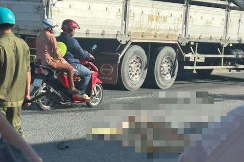 Long An: Người phụ nữ ngã xuống đường tử vong sau cú tránh xe đi ngược chiều
