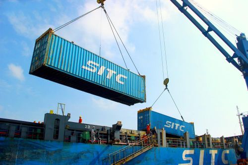 Nghệ An mạnh tay chi ngân sách có 'kéo' được hàng về cảng biển?