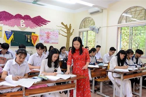 Đề xuất tăng phụ cấp cho ưu đãi cho viên chức, người lao động trong các cơ sở giáo dục công lập