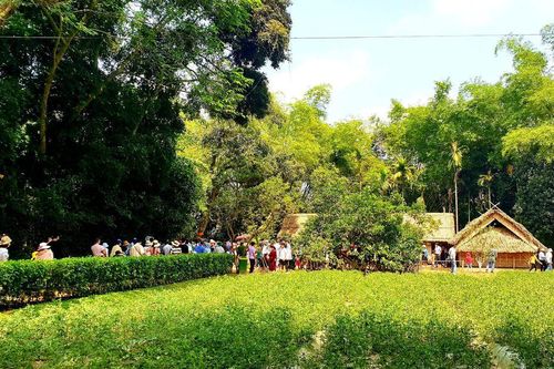 Sáng ánh tâm đăng Hồ Chí Minh