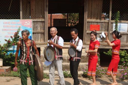 Giữ mạch nguồn văn hóa Xơ Đăng ở Đăk Ang