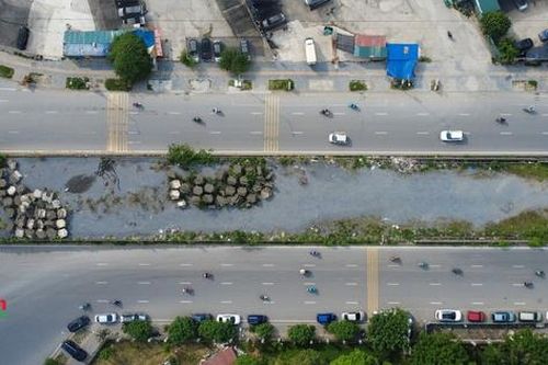 Cận cảnh cầu vượt 'đắp chiếu' nhiều năm chuẩn bị được giải cứu ở Hà Nội