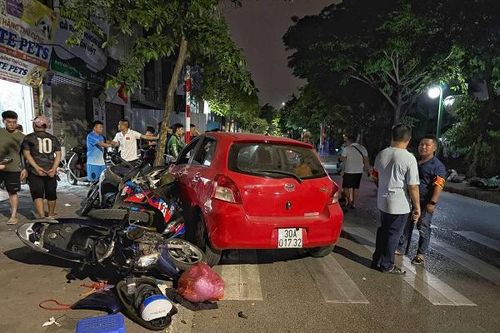 Tạm đình chỉ Trưởng công an xã Tam Hiệp do lái ô tô tông 6 xe máy