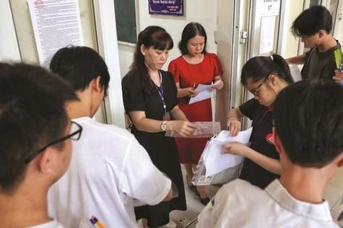 Tỷ lệ 'chọi' vào lớp 10 cao có là nguyên nhân của điểm chuẩn cao?