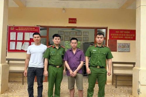 'Ẩn' dưới hầm suốt 9 tháng để trốn truy nã