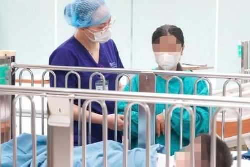Bệnh nhi trong vụ 'nộp đủ tiền mới cấp cứu' được xuất viện