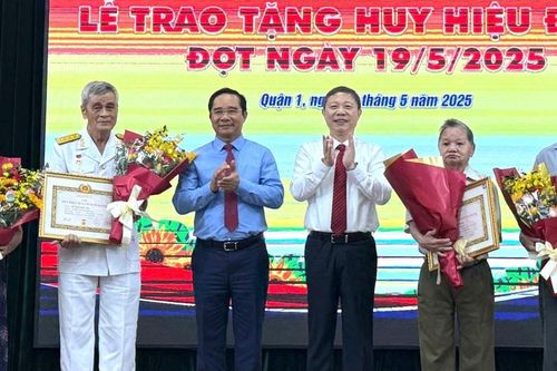 108 tập thể, cá nhân được biểu dương vì thực hiện tốt học tập và làm theo lời Bác