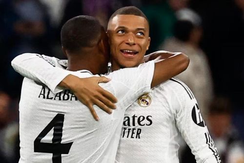 Mbappe khiến cầu thủ Barca ngả mũ sau El Clasico