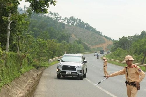 Cảnh sát giao thông Hà Nội tăng cường xử lý vi phạm về tốc độ