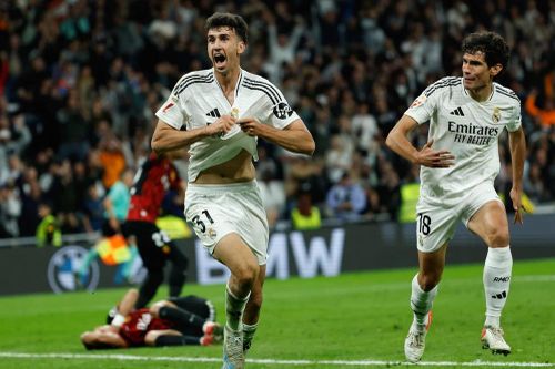 Real Madrid níu hy vọng La Liga bằng bàn thắng phút 95