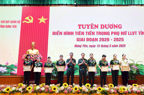 Bộ CHQS tỉnh Hưng Yên tuyên dương gương phụ nữ điển hình tiên tiến giai đoạn 2020-2025