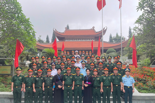 Đoàn cán bộ, giảng viên, học viên Học viện Quốc phòng thăm và nghiên cứu thực tế tại Thái Nguyên