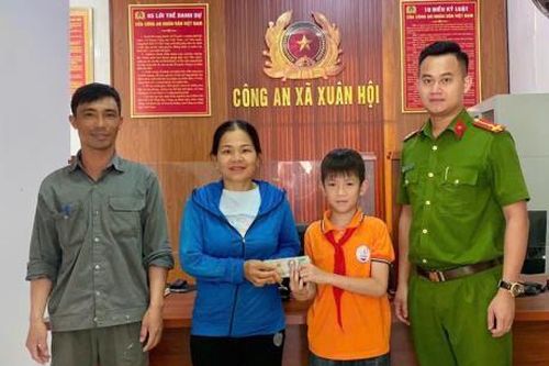 Cháu Duy làm việc tốt!