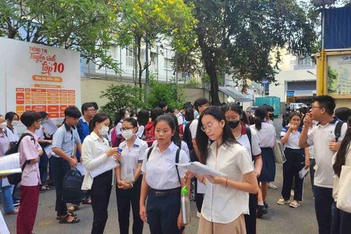Hơn 3.500 học sinh đăng ký thi tuyển sinh lớp 10 Trường Phổ thông Năng khiếu