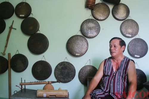 Người nghệ nhân cất công sưu tầm nhạc cụ H'rê