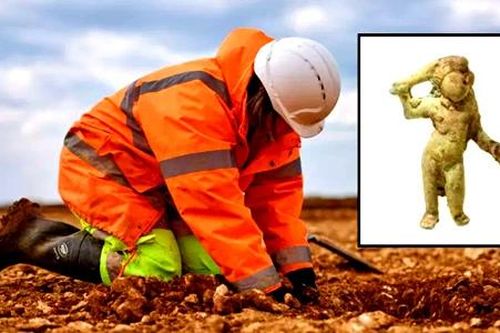 Khai quật tượng thần tình yêu La Mã cổ đại lộ chi tiết lạ