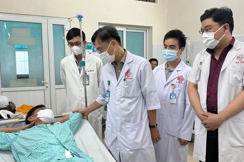 Phẫu thuật khối bướu mỡ 8 kg trong bụng người bệnh ở TPHCM