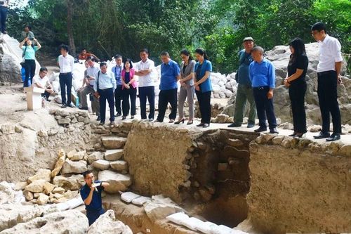 Khai quật khảo cổ lần 6 Di chỉ Mái đá Ngườm