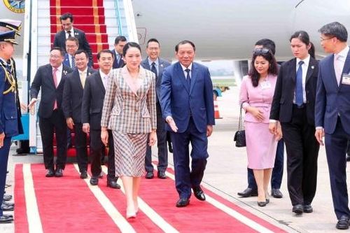 Thủ tướng Thái Lan Paetongtarn Shinawatra đến Hà Nội, bắt đầu chuyến thăm chính thức Việt Nam