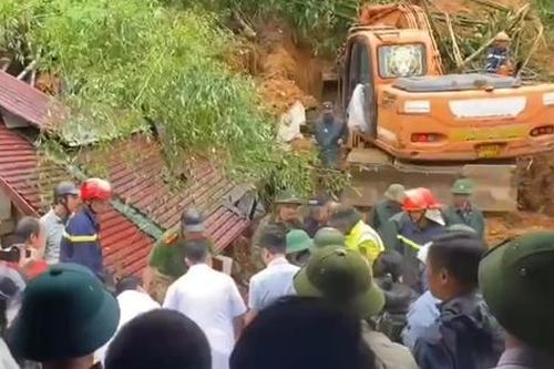Sạt lở đất trong đêm ở Sa Pa một hộ dân bị vùi lấp, có người tử vong
