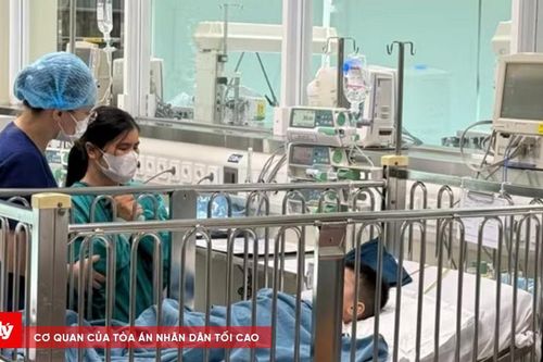 Bé trai trong vụ 'nộp đủ tiền mới cấp cứu' đã ra viện về nhà